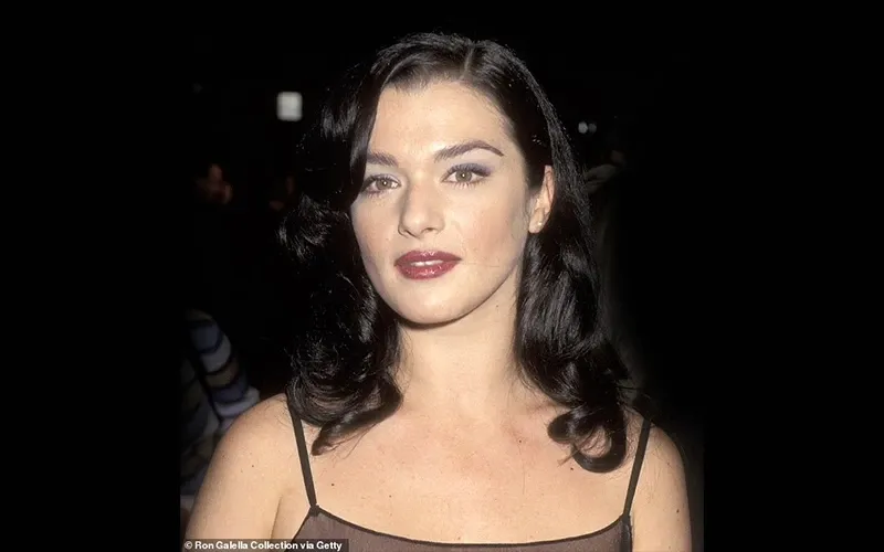 Post Dr Julian De Silva Rachel Weiszs Ageless Appearance